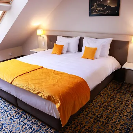 雅倩酒店 琴斯托霍瓦