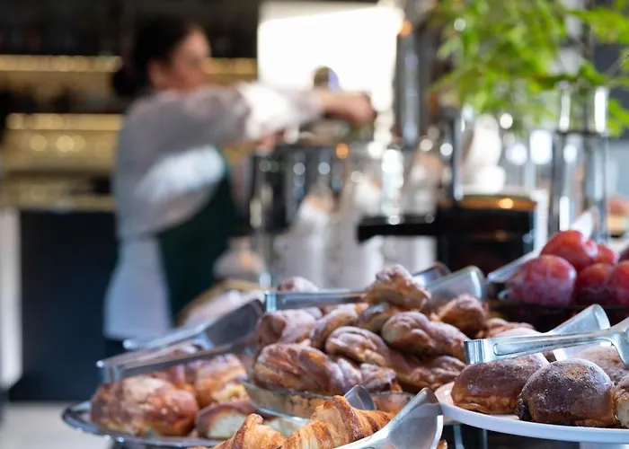 雅倩酒店 4* 琴斯托霍瓦